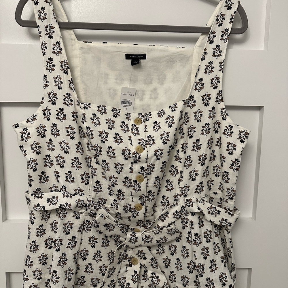 Ann Taylor Black and White Floral Blouse